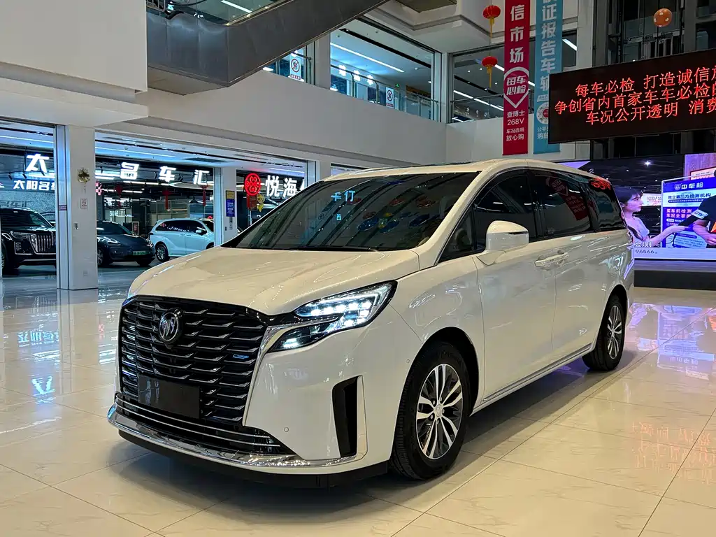 Buick GL8 2023 ES Land ekstra luksus versiya 9000 km 2023