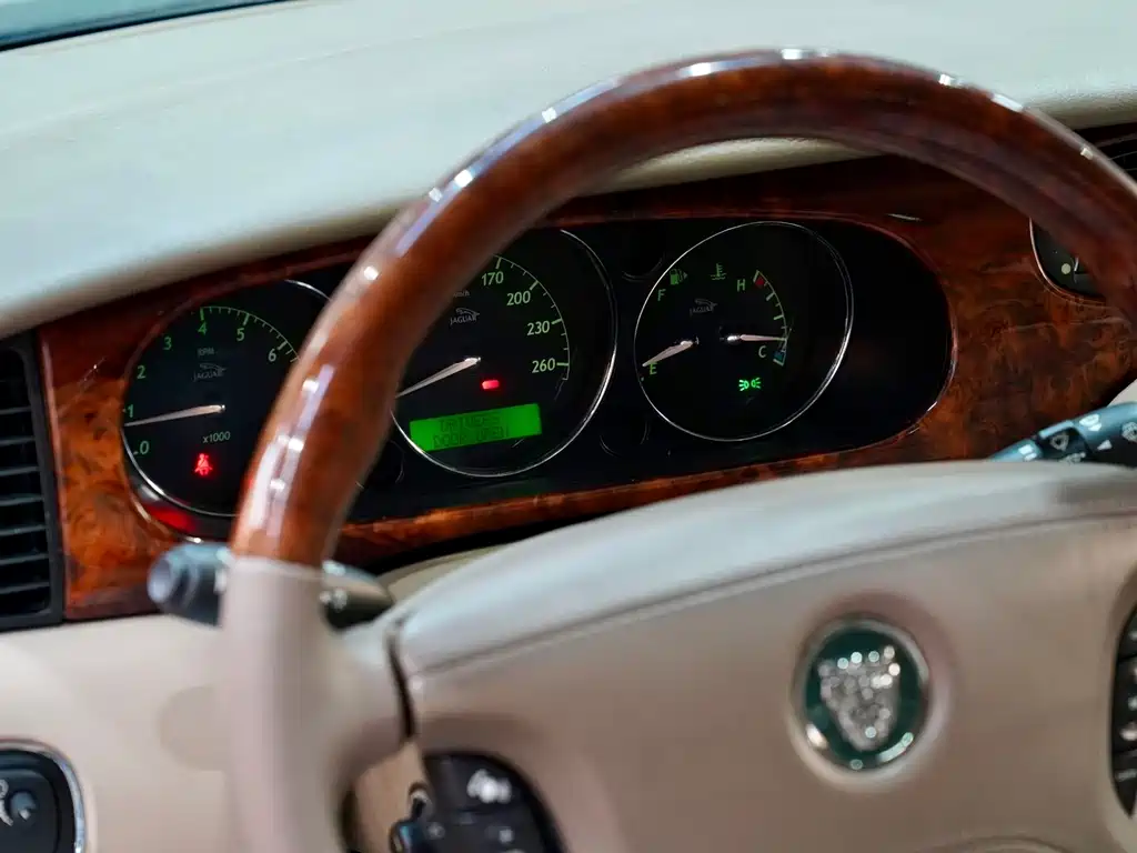 Jaguar XJ 2004 XJ8 4.2