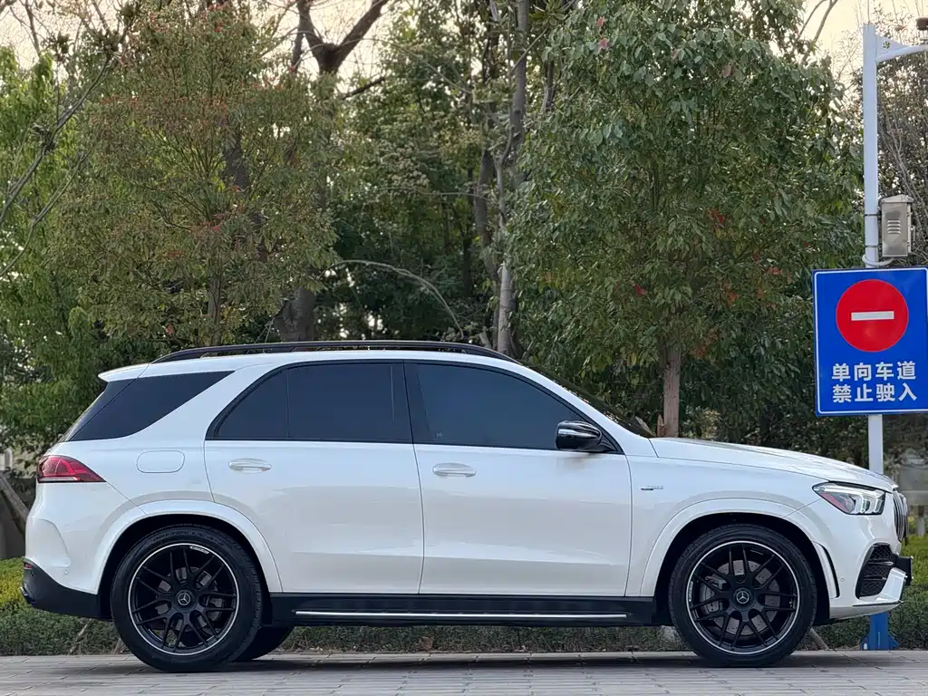 MERCEDES-BENZ GLE AMG