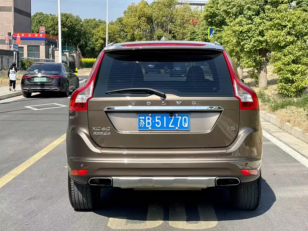 VOLVO  XC60