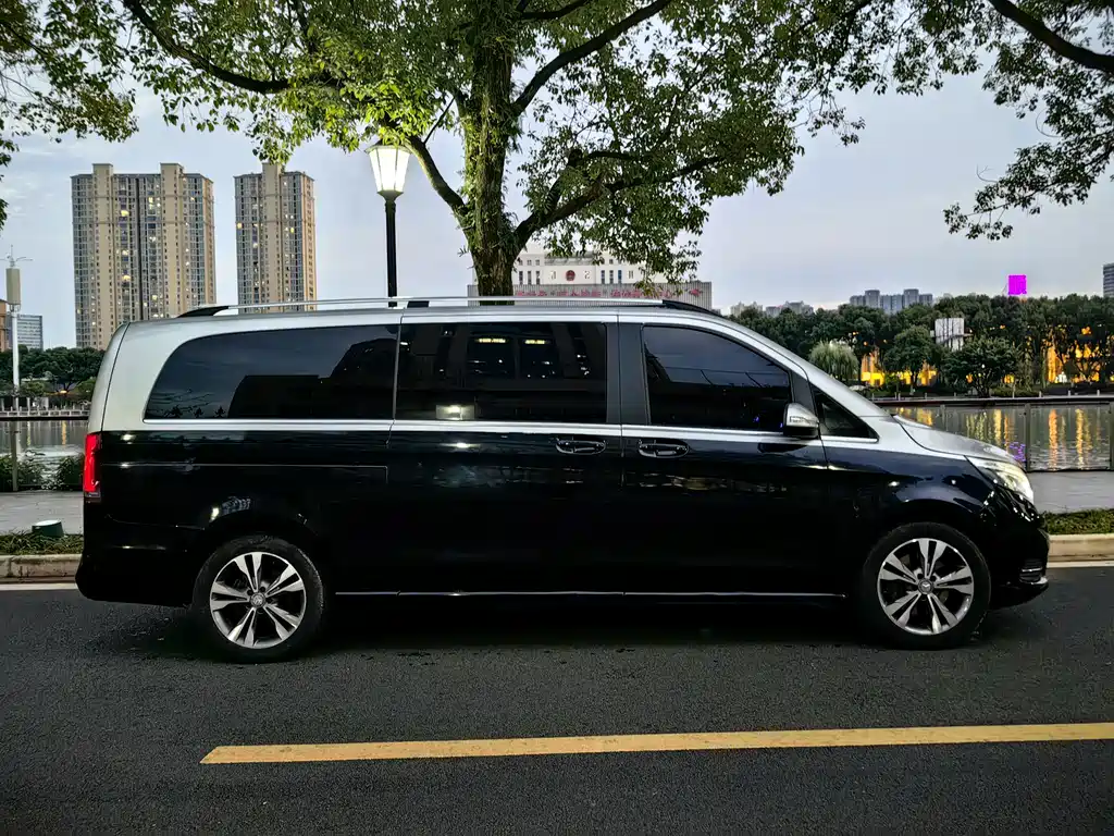 MERCEDES-BENZ V CLASS