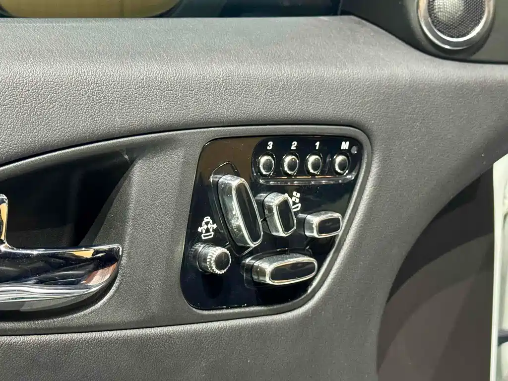 Jaguar XK — миниатюра 8