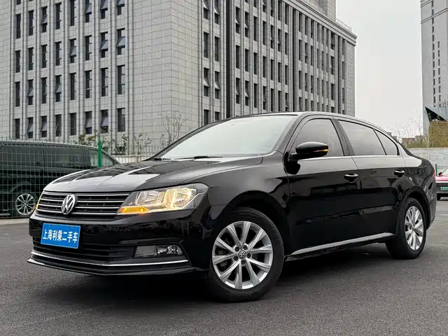 VOLKSWAGEN LAVIDA 2017