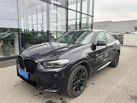 宝马X4 2022款 改款 xDrive 30i M运动曜夜套装