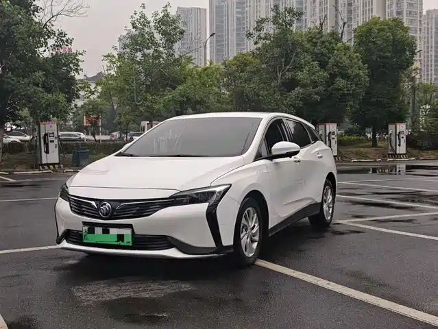 BUICK SLIGHTLY BLUE 6 2023