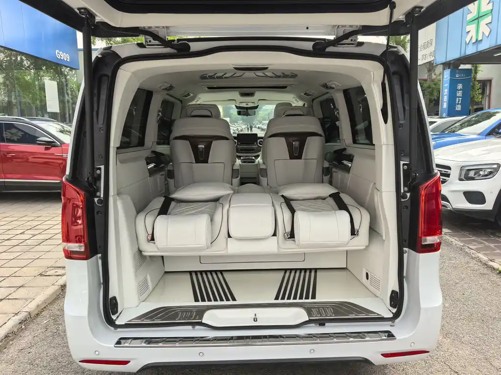 MERCEDES-BENZ V CLASS