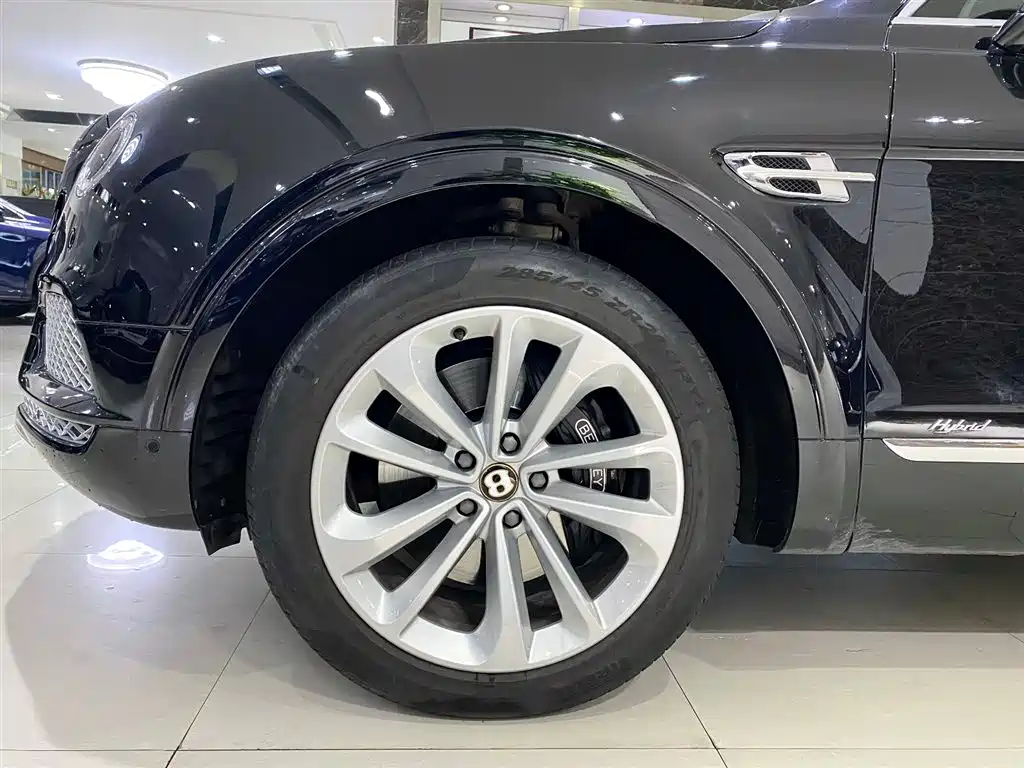 BENTLEY TIMYUE PLUG IN HYBRID