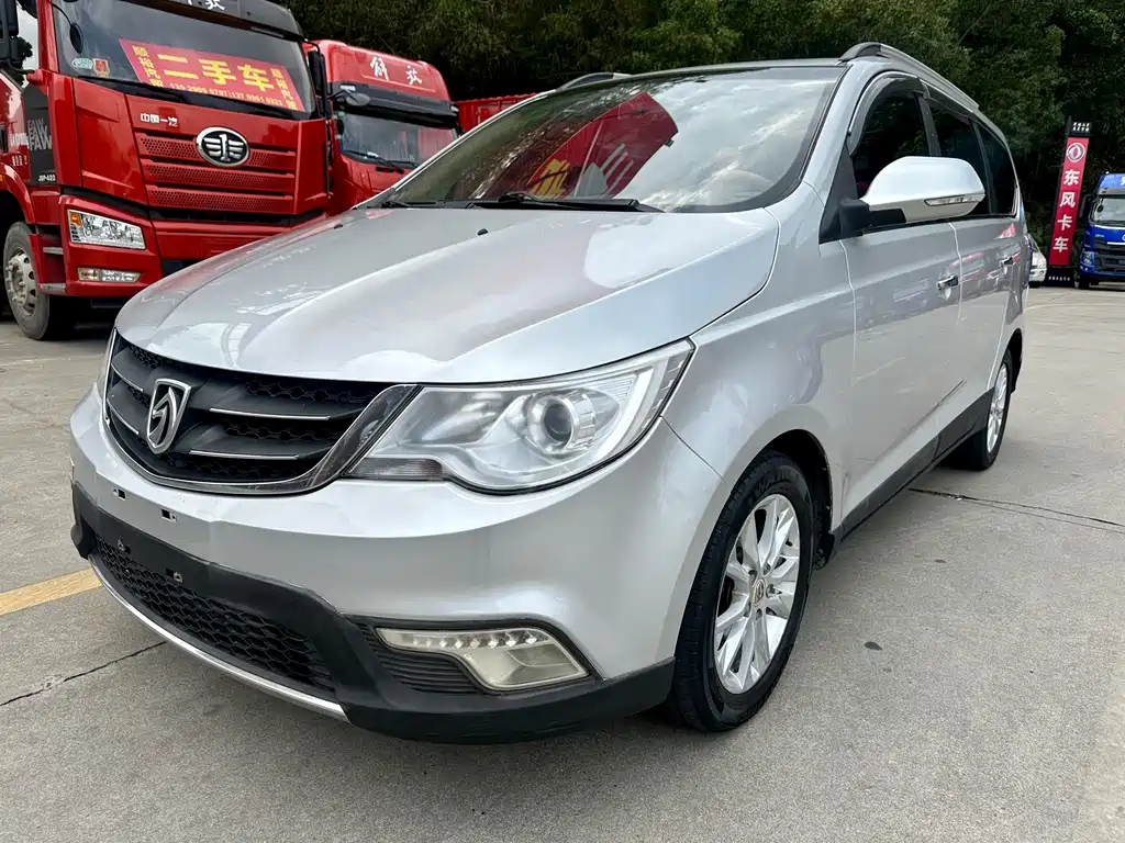 Baojun 730 2015