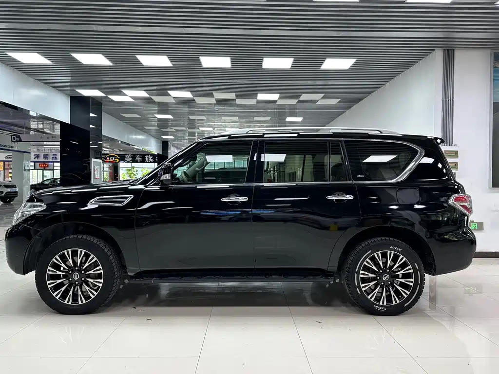 NISSAN TOURE