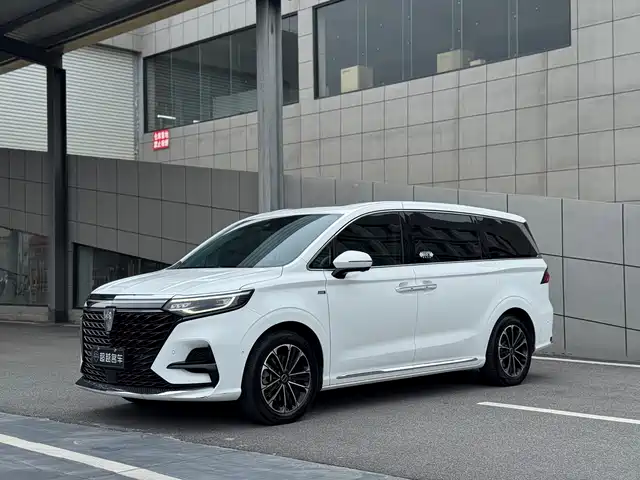 ROEWE  IMAX8