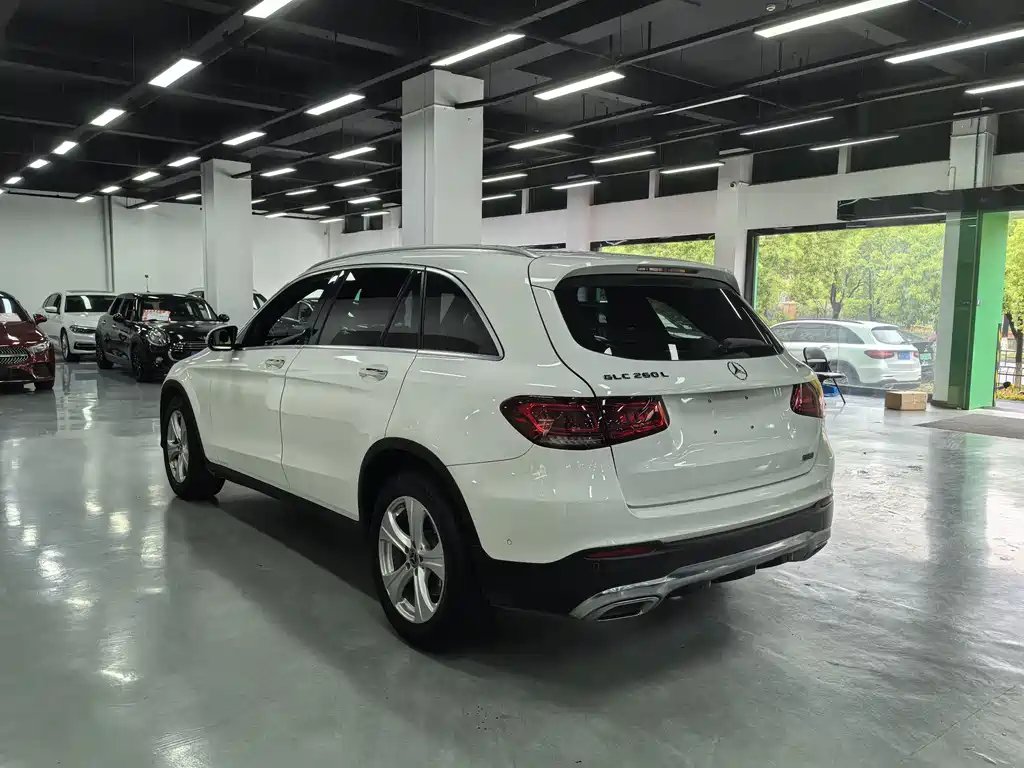 MERCEDES-BENZ GLC