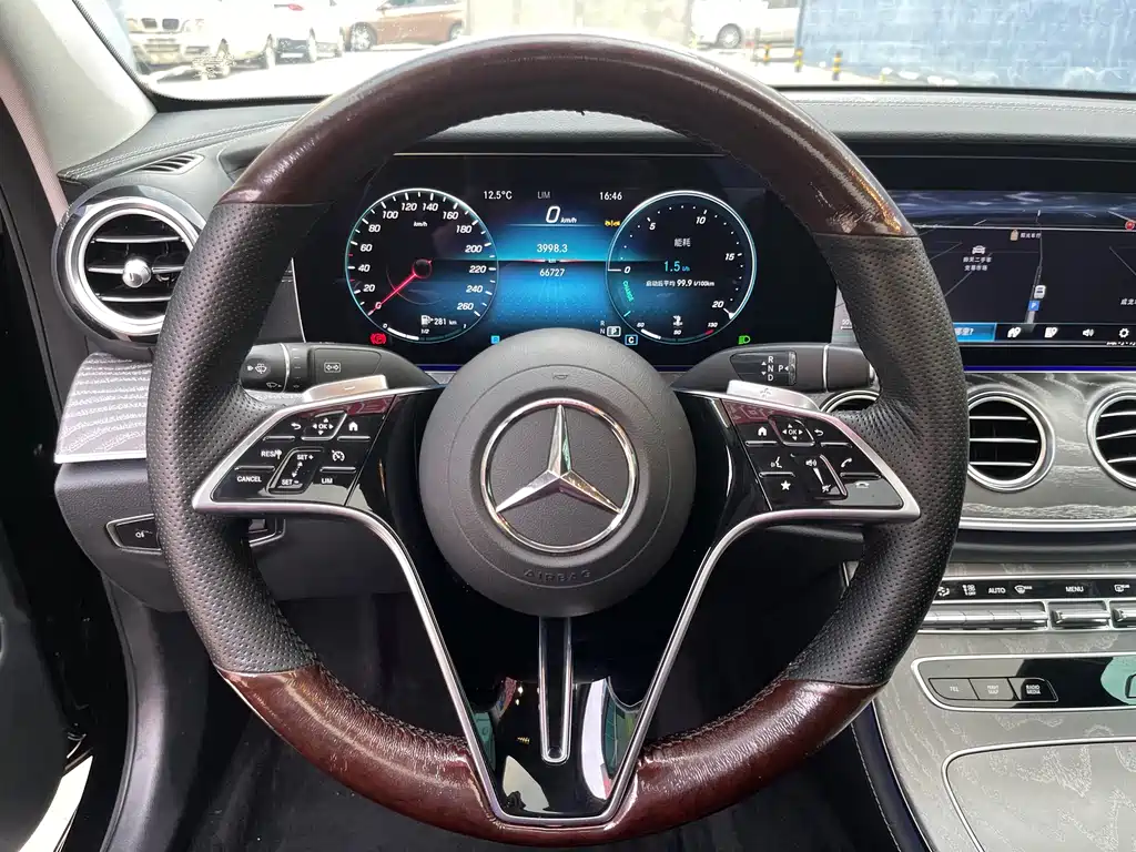 MERCEDES-BENZ E CLASS