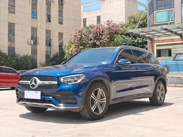 MERCEDES-BENZ GLC