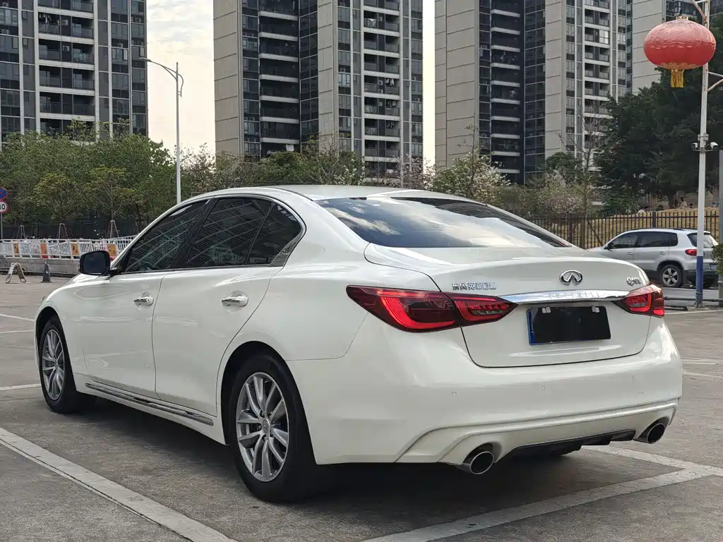 INFINITI  Q50L