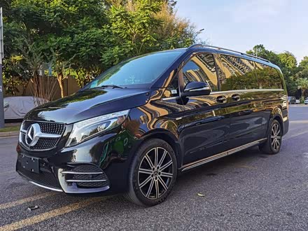 奔驰V级 2022款 V 260 L 长轴距豪华版