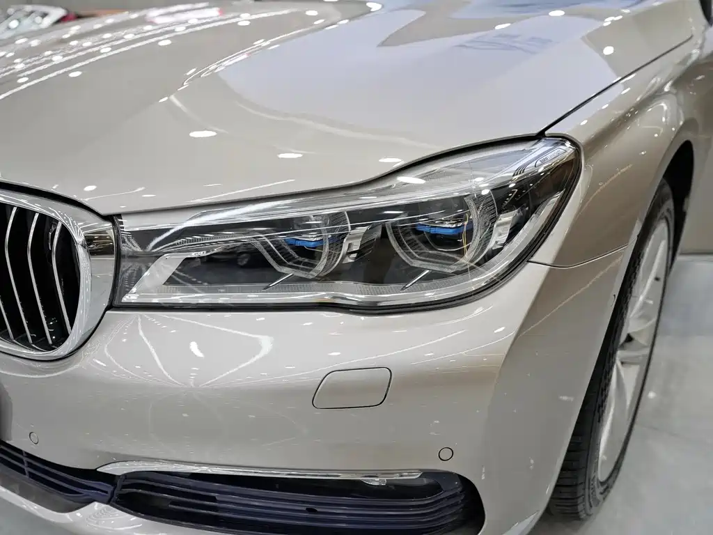 BMW 7 SERIES
