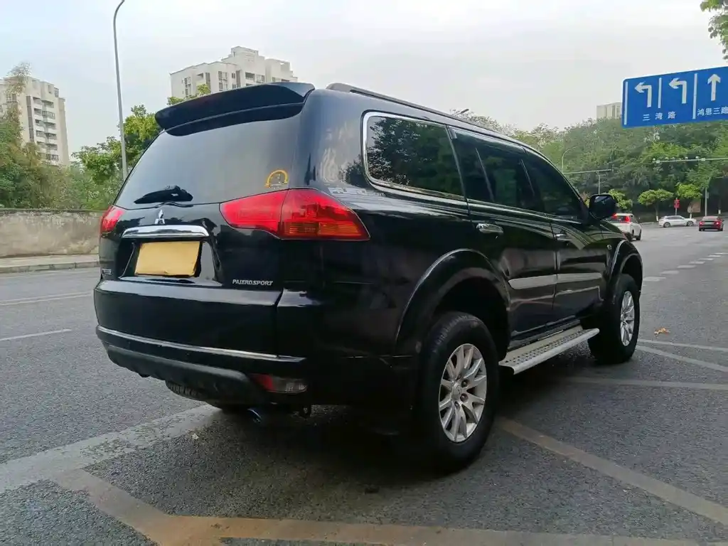 MITSUBISHI PAJERO JINCHANG