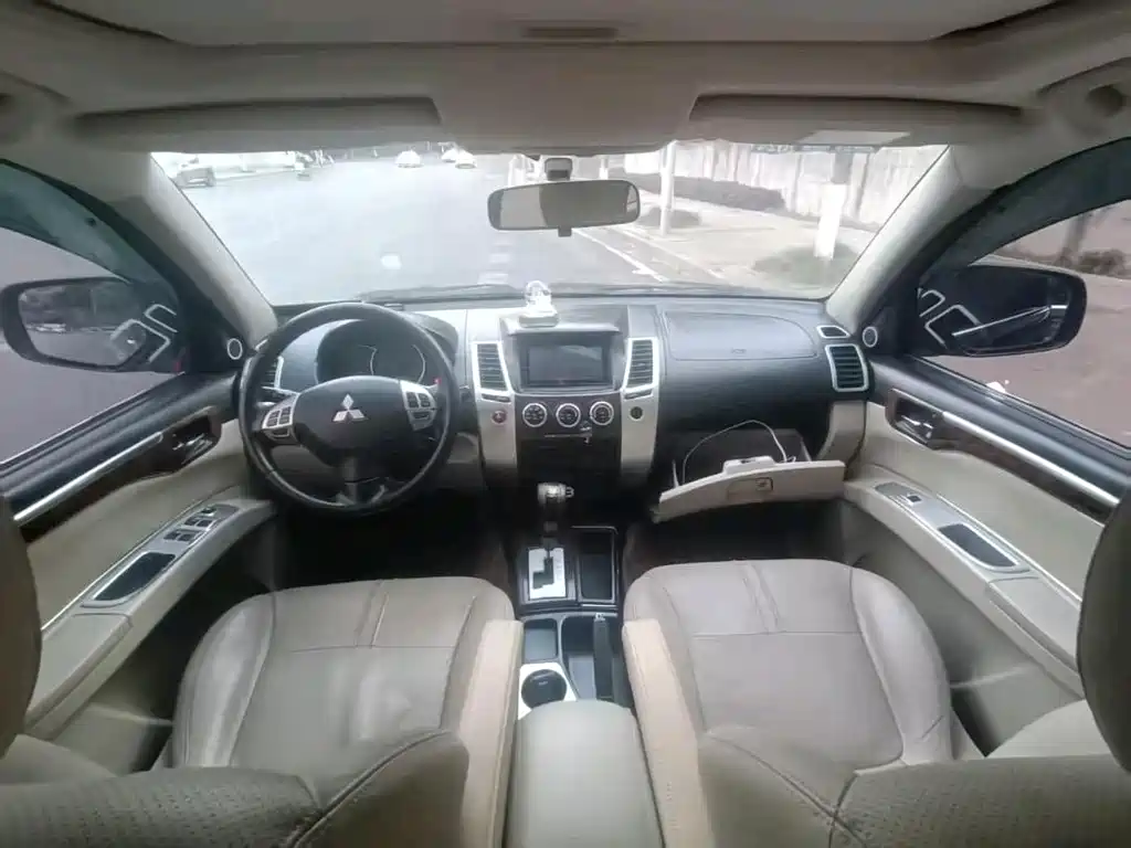 MITSUBISHI PAJERO JINCHANG