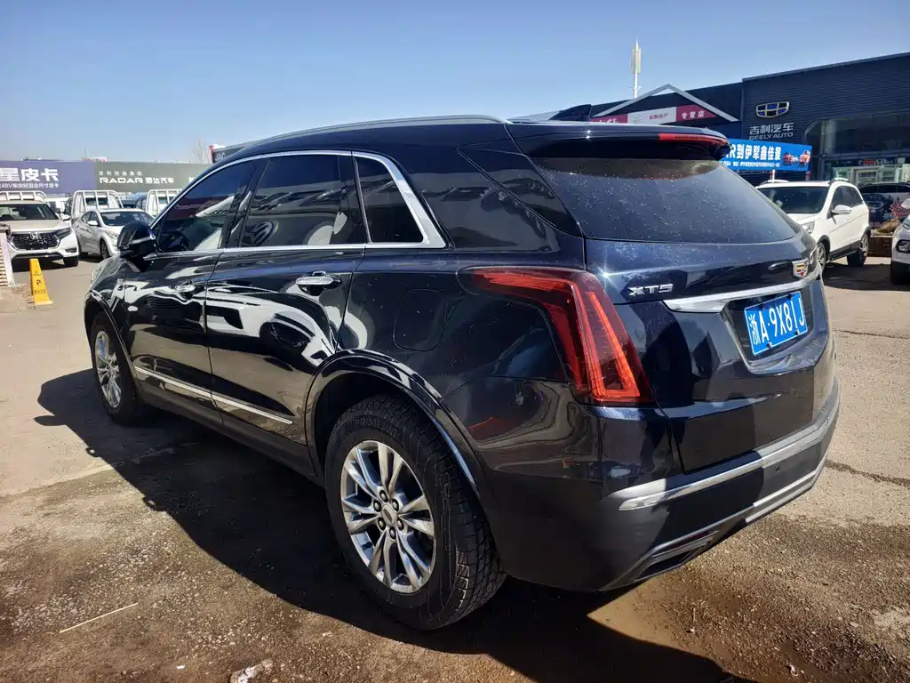 CADILLAC XT5