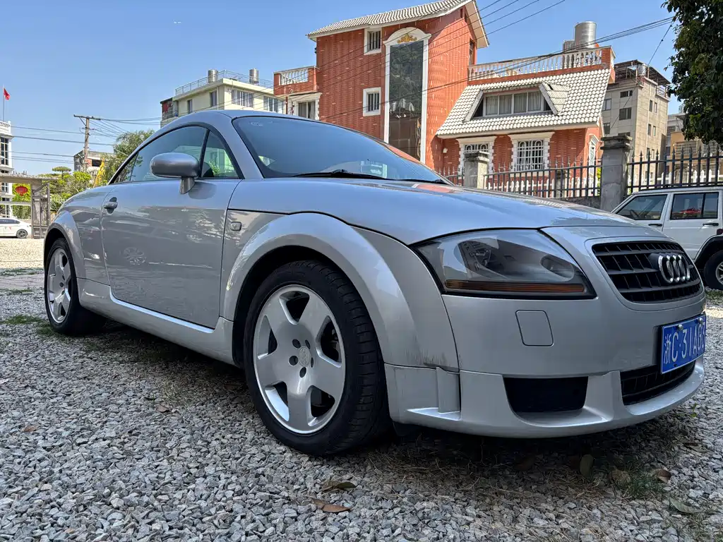 Audi TT 2004 3.2L AT
