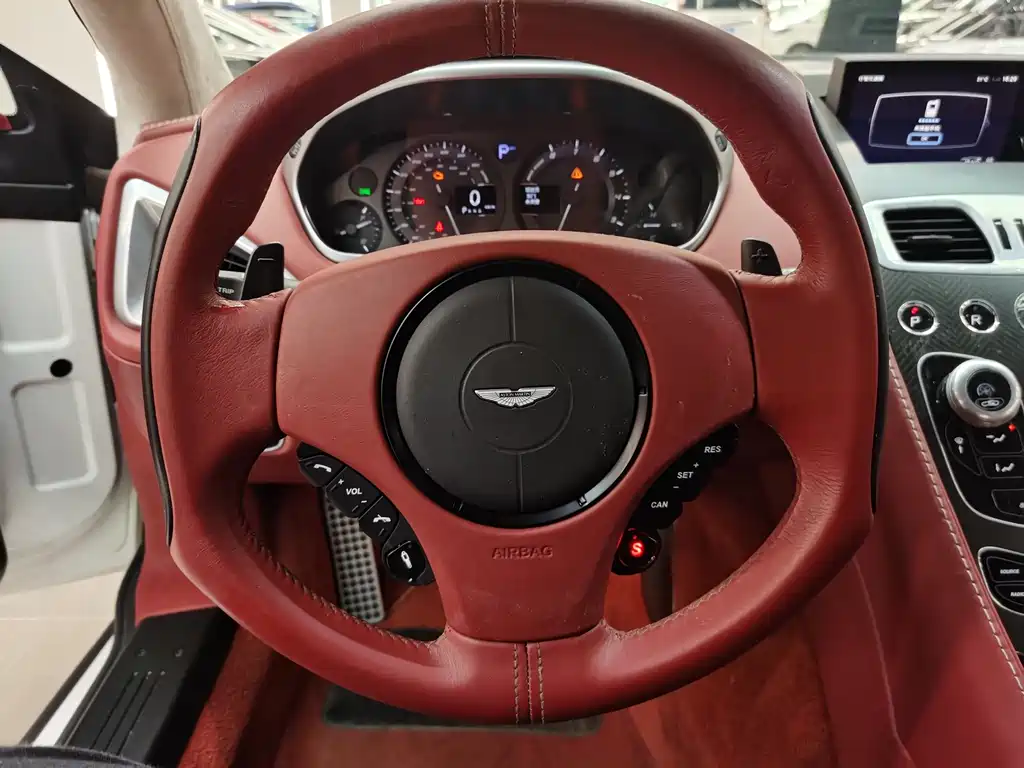 Aston Martin Vanquish — миниатюра 12