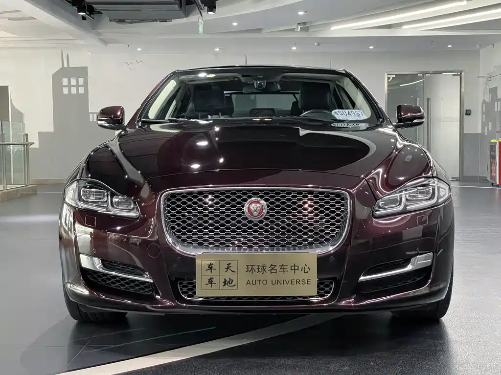 JAGUAR XJ