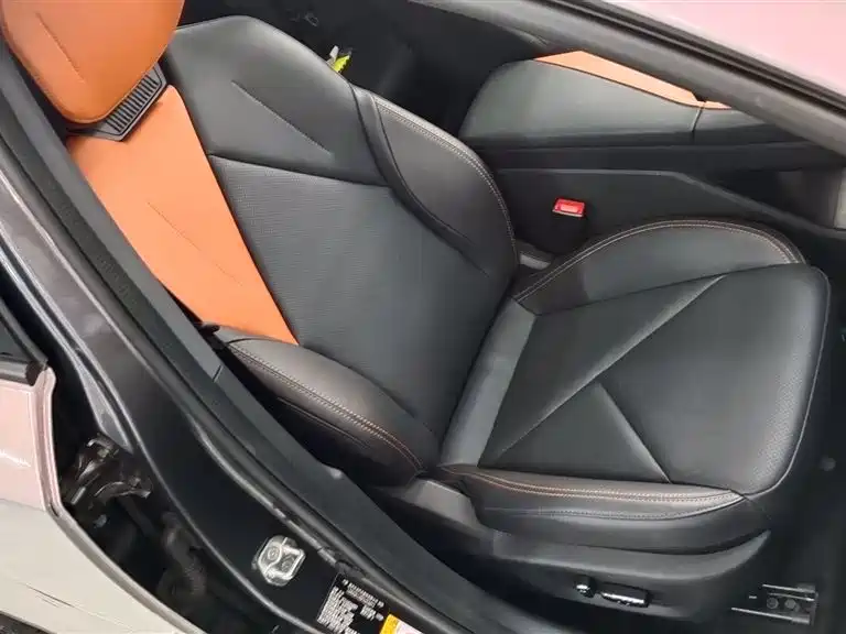 CHANGAN  UNI V SMART IDD