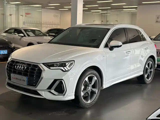 AUDI  Q3 2020