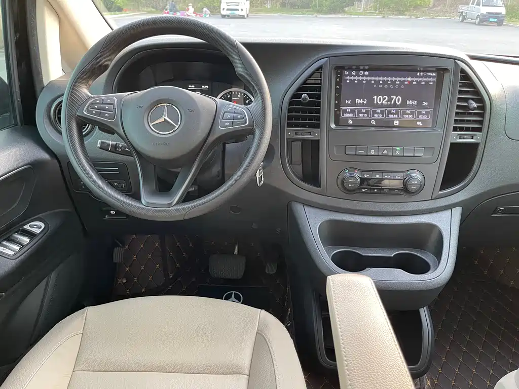 MERCEDES-BENZ VITO
