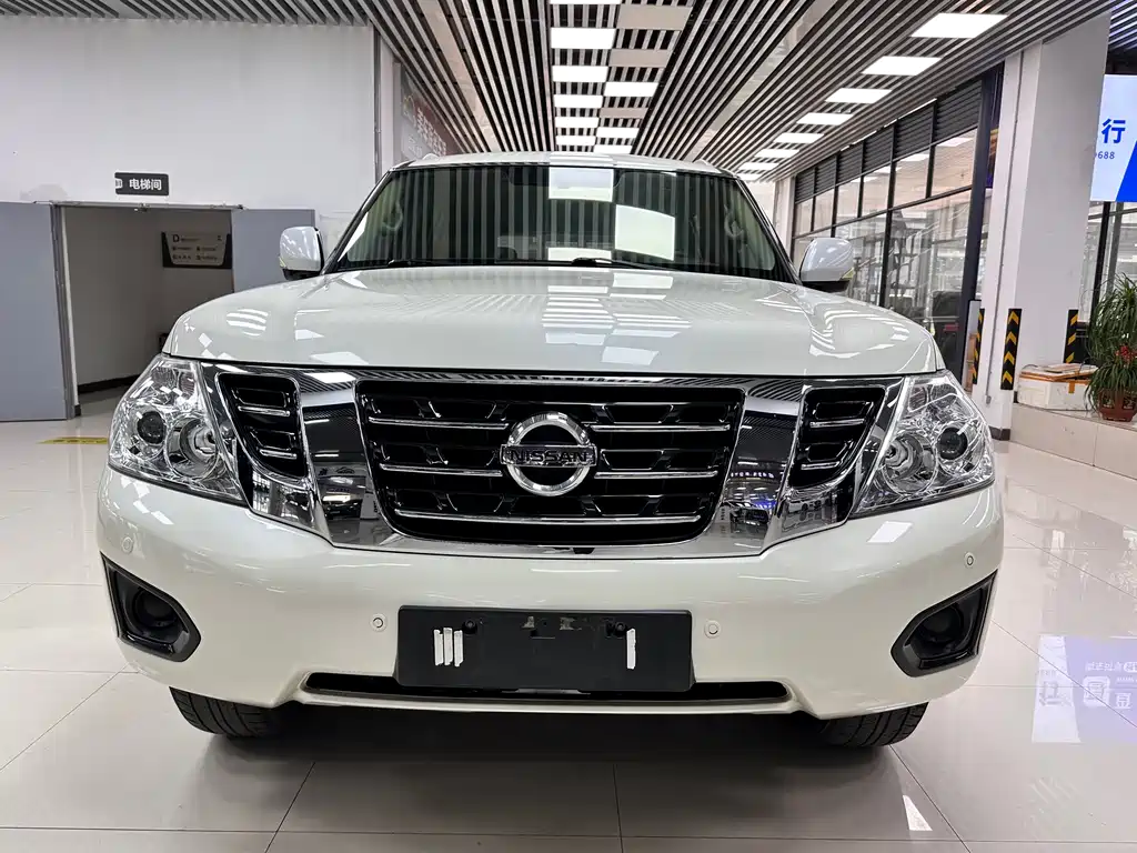 NISSAN TOURE