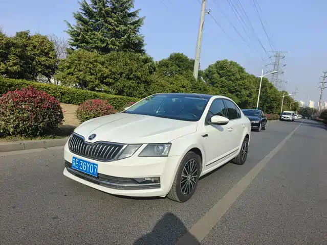 SKODA OCTAVIA 2021
