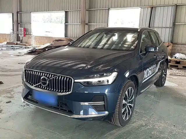 VOLVO  XC60 2024