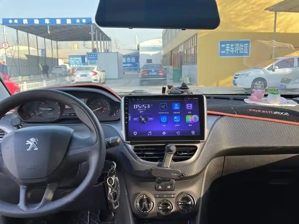 PEUGEOT  2008