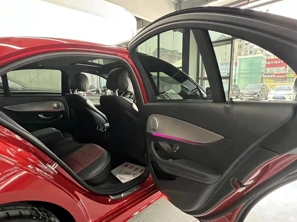 MERCEDES-BENZ E CLASS