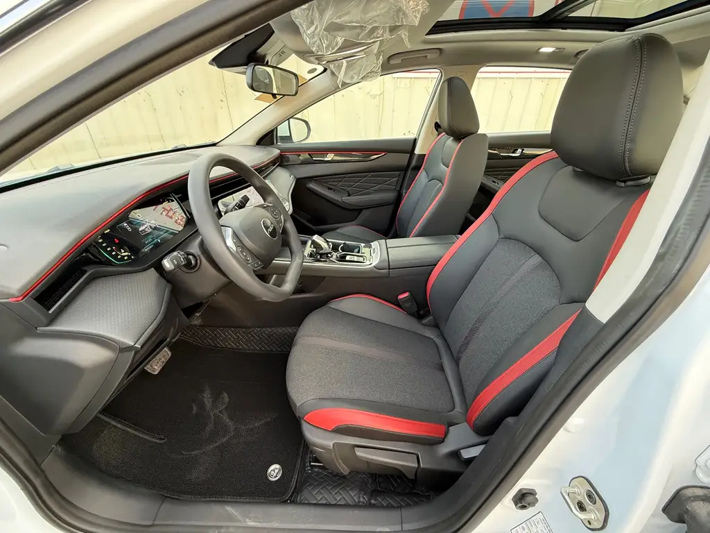 DONGFENG YI HYUN MAX