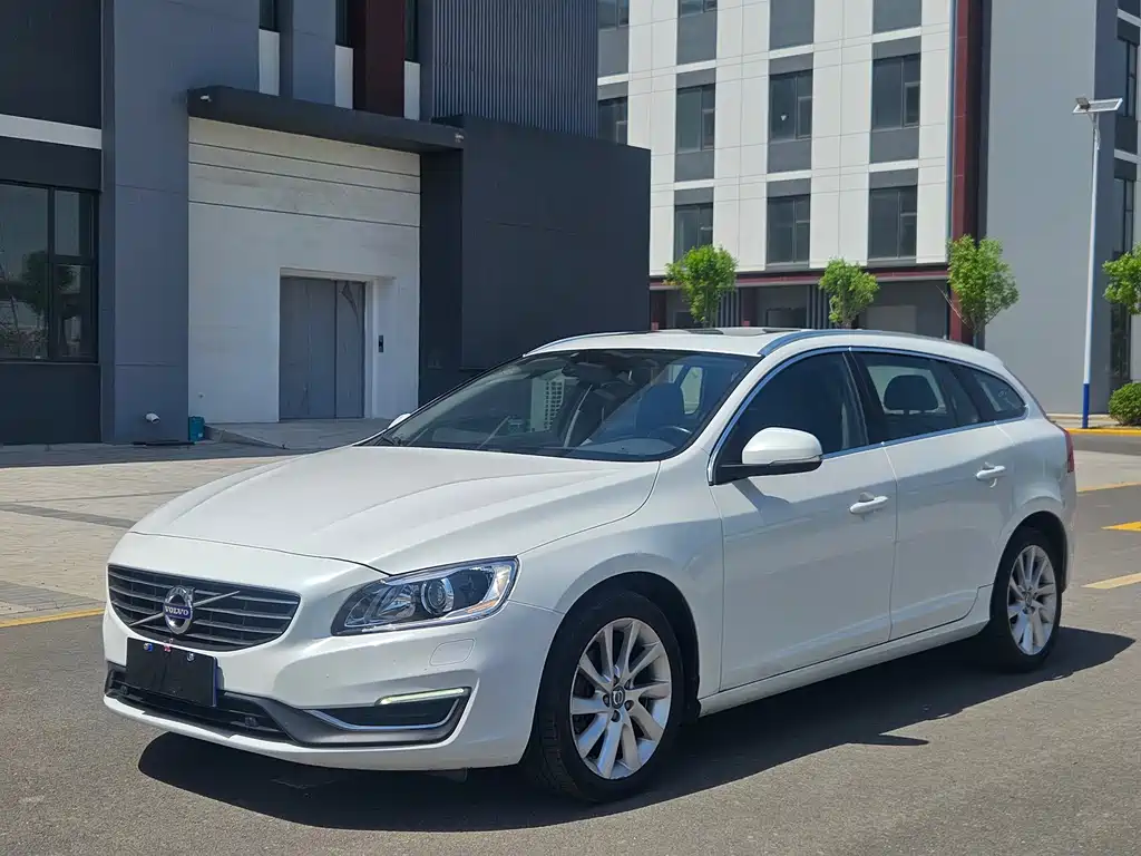 Купить Volvo V60