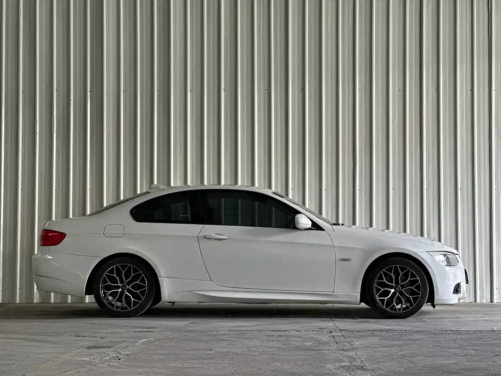 BMW 3 Series 3 2011 320i