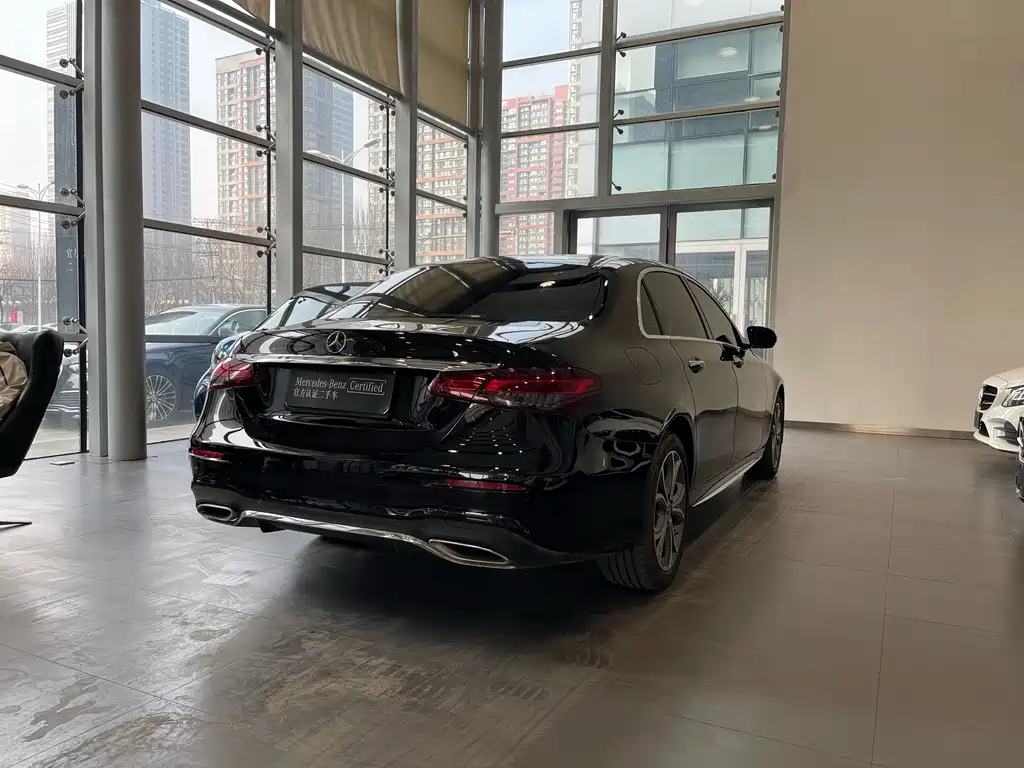 MERCEDES-BENZ E CLASS