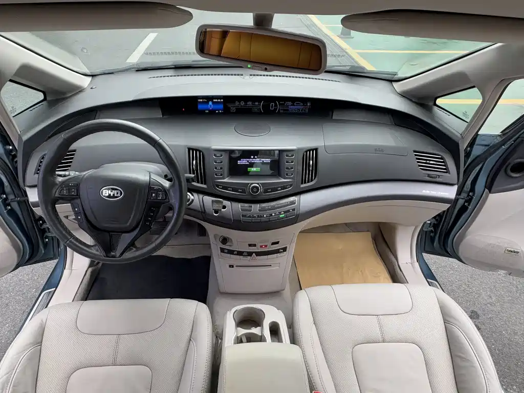 BYD e6 — миниатюра 25