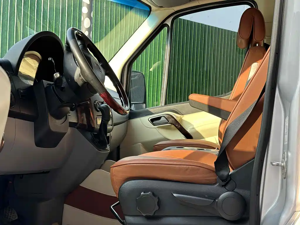 Mercedes-Benz Sprinter 2015 3.5L AT