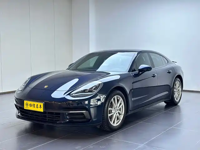 PORSCHE PANAMERA 2017