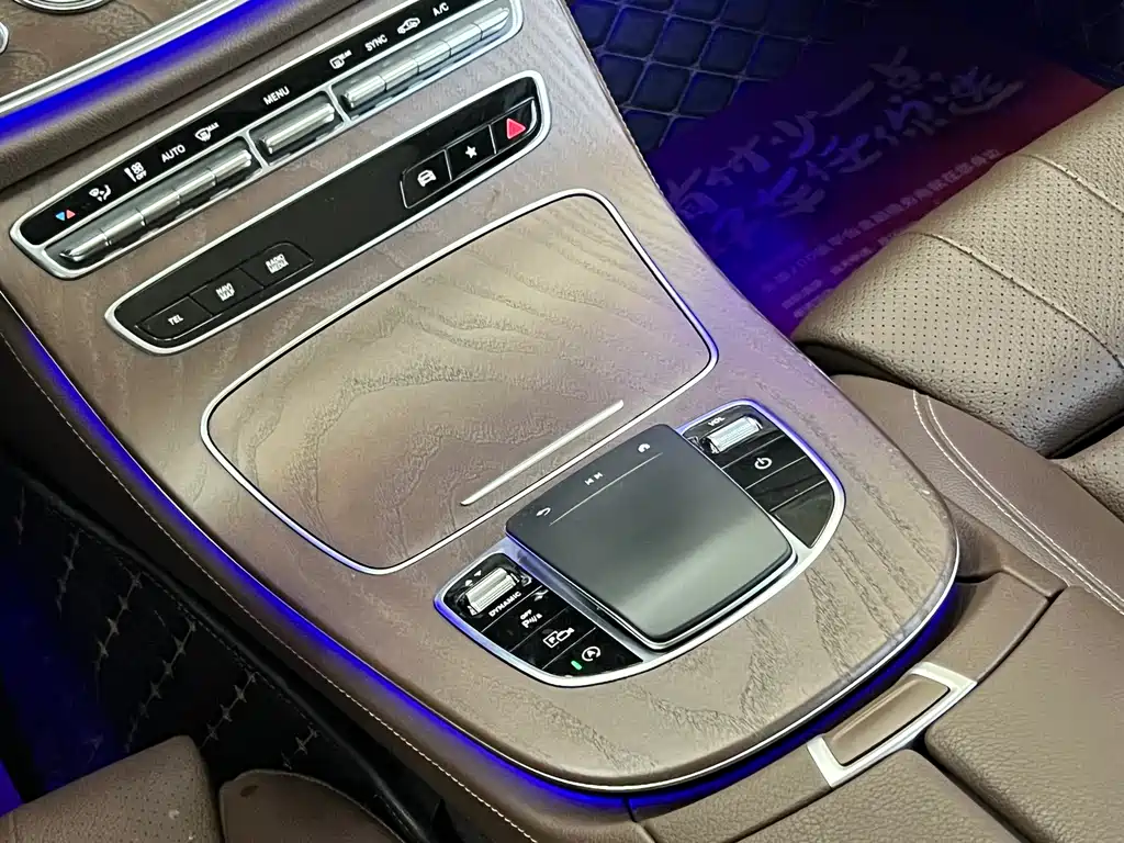 MERCEDES-BENZ E CLASS