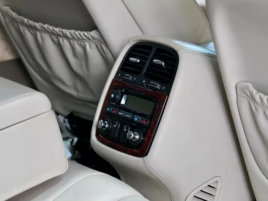 Jaguar XJ 2004 XJ8 4.2