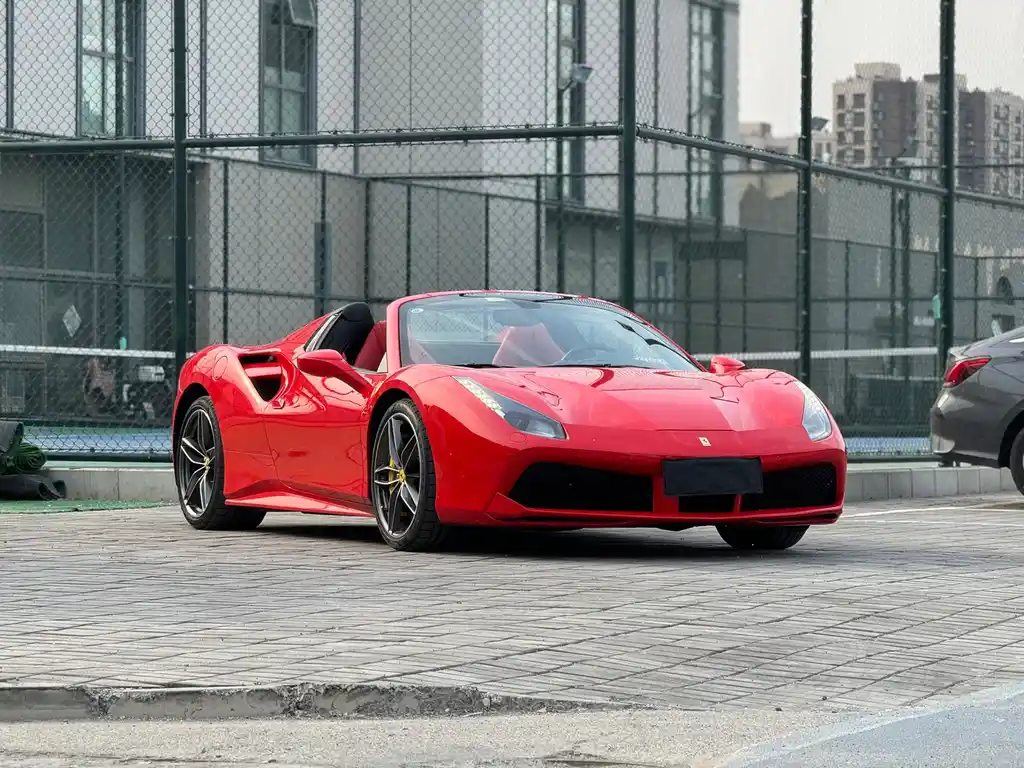 FERRARI 488