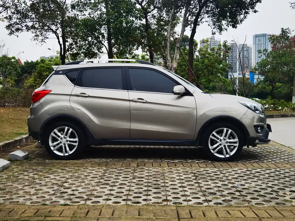 CHANGAN CS35
