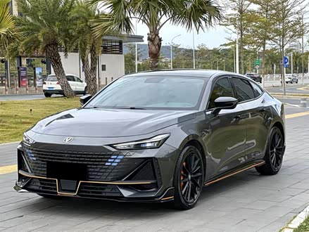 长安UNI-V 2022款 1.5T 运动版