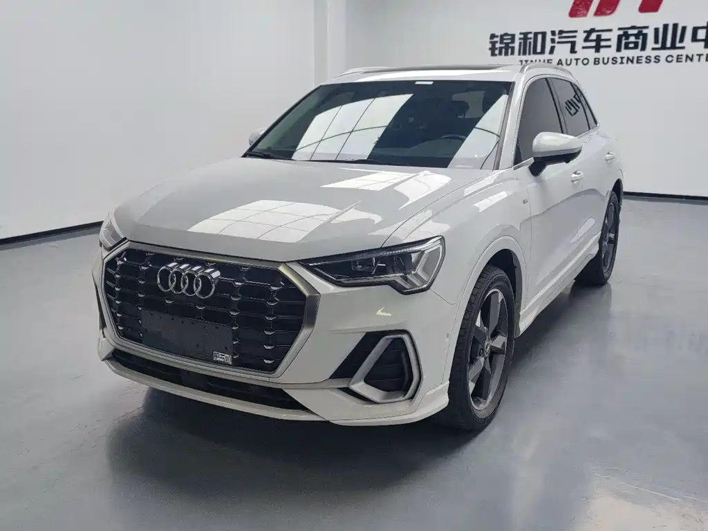 Ауди Q3 2021 года 35 TFSI Спорт версия 38000 km 2021