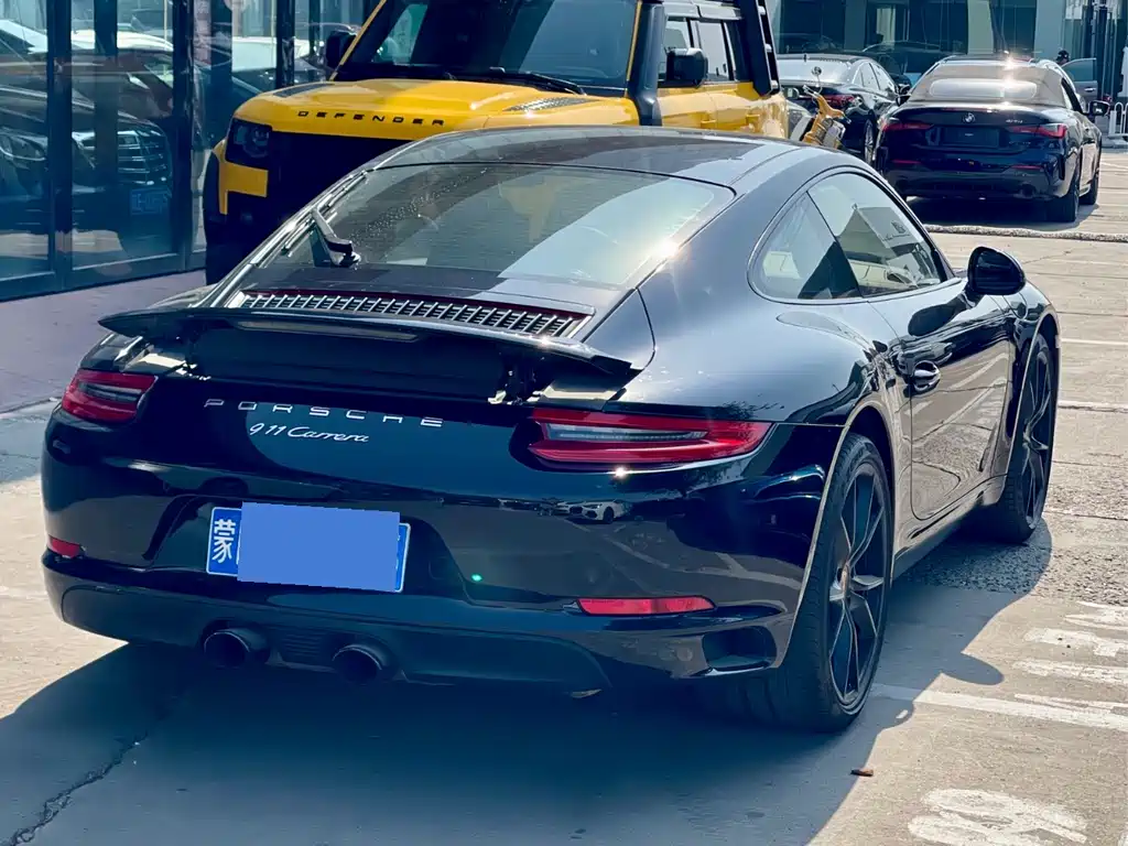 PORSCHE 911