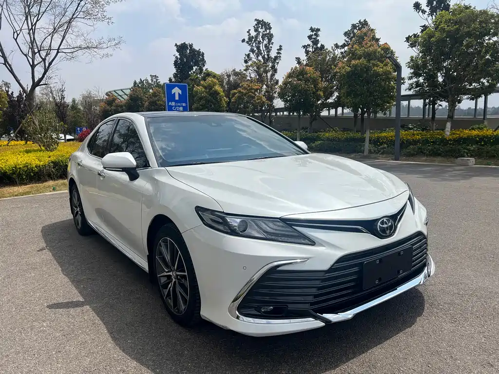 TOYOTA CAMRY