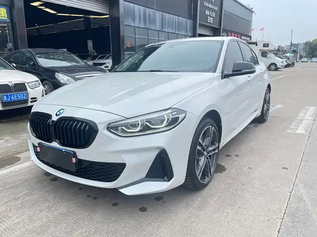 BMW 1 SERIES